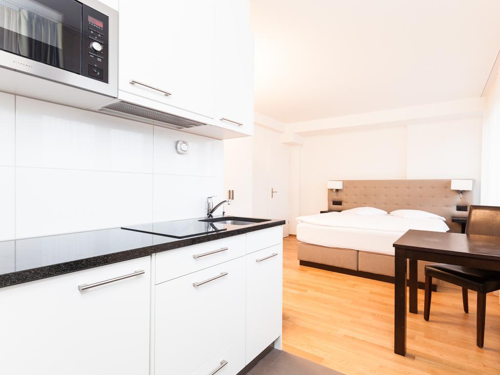 Swiss Star Longstreet - Self Check-In Apartment Zurich Room photo