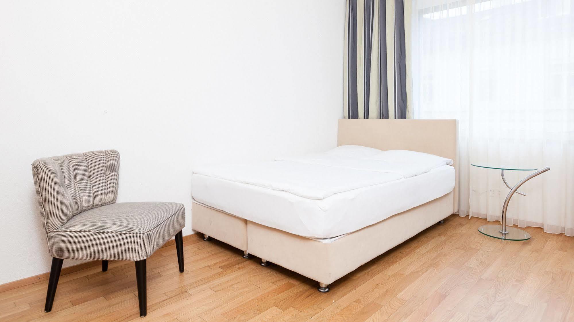 Swiss Star Longstreet - Self Check-In Apartment Zurich Exterior photo